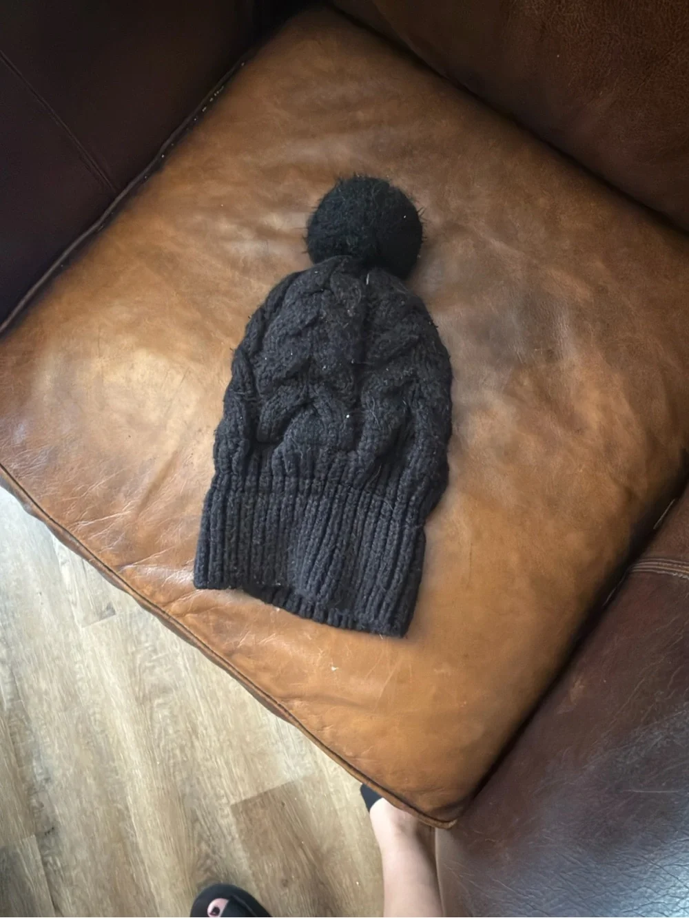 Cable Knit Pom Pom Beanie - Black